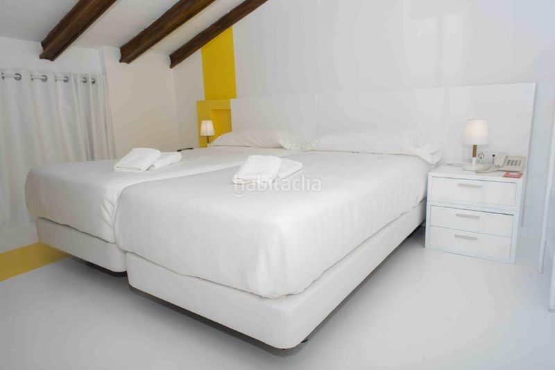 Foto cb79fbbd-d9a6-4a5a-b3c6-e7c46c99d09a. Edifici a calle ingeniero onate 5 a Caravaca de la Cruz