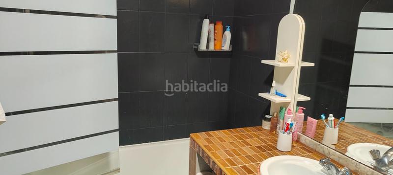 Foto f9e75184-b9e4-4fd2-8ef4-e181e2322a5b. Piso  centrico con terraza de 112m2 en Centre Roses