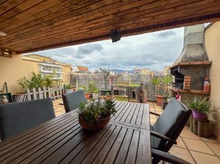 Àtic a Sants-Badal. Ático con terraza y calma absoluta en santsmontjuïc