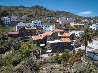 Casa  Calle de los almendreros. Oportunidad única de inversión complejo de turismo rural con 5 c