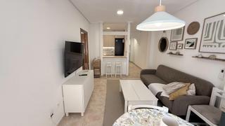 Apartament  Calle huerto. Acogedor piso con piscina y parking en torrevieja, a 700m de la