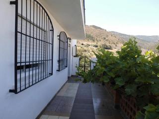 Xalet a Tolox. Magnífico chalet con terreno en tolox, sierra de las nieves