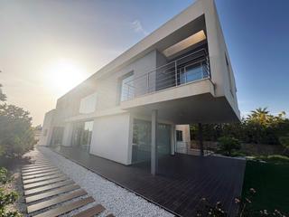 Xalet  Calle reus. Chalet de diseño exclusivo con jardín integrado, piscina privada