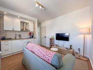 Apartment  Avenida ronda. Piso reformado a 200m de la playa, con parking, piscina y pista