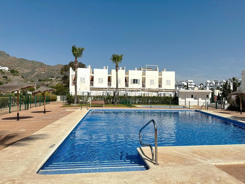 Foto 462b4706-dd03-4752-82bd-242671101625. Casa aparellada amb calefacció aparcament piscina a Mojácar