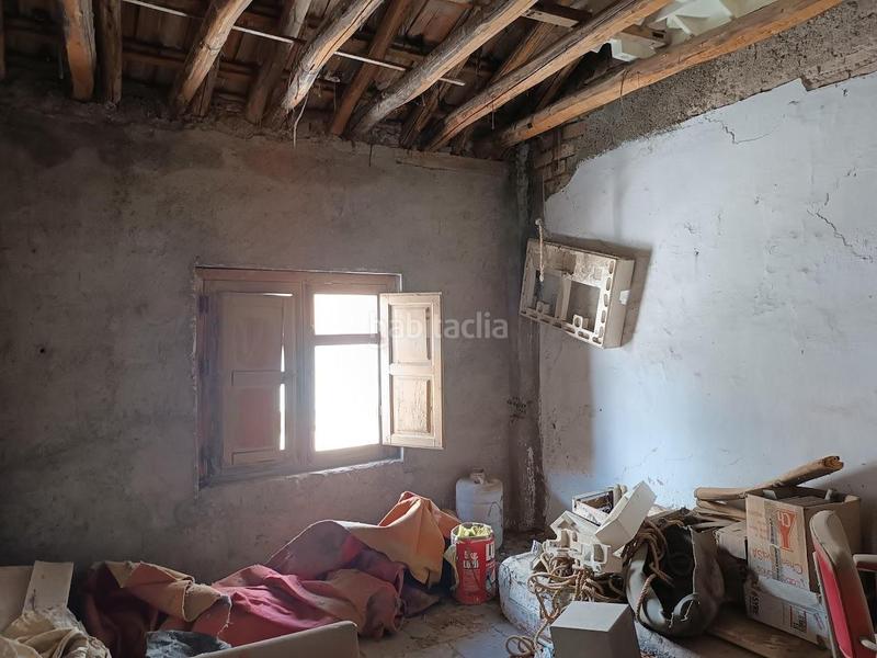 Foto 0a443afa-88af-424c-a690-c37a8eefe081. Casa una casa con historia que espera tu visión! en Pinos Puente