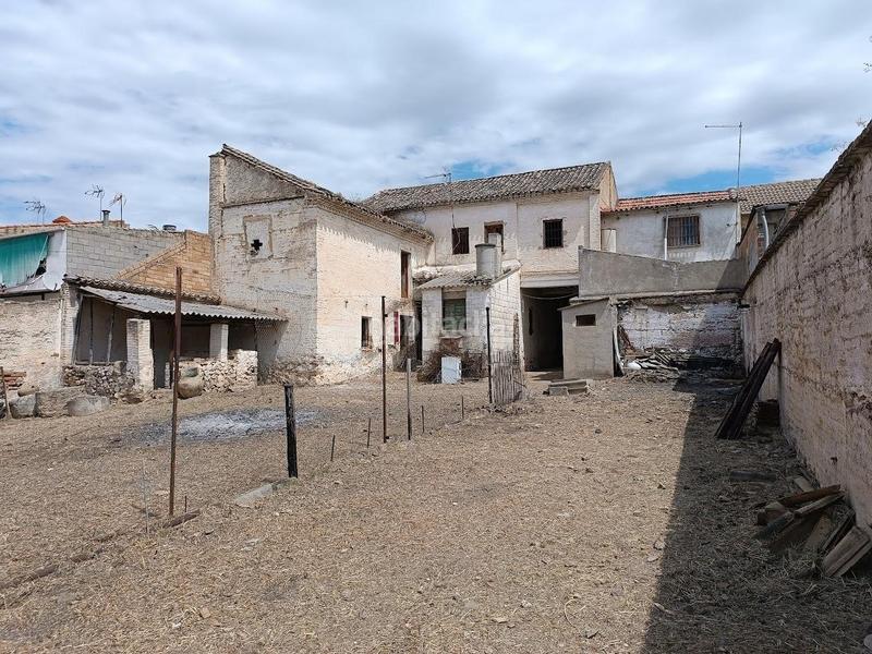 Foto 63443d18-94b0-4c85-bc43-d9814a2b279e. Casa una casa con historia que espera tu visión! en Pinos Puente