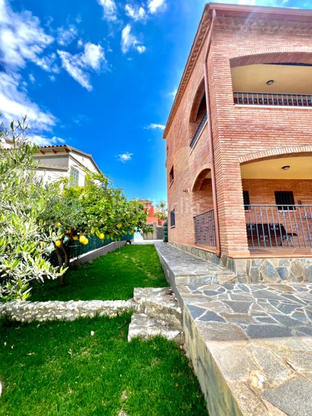 Foto fa74bfb6-cba0-4774-8a41-f5942aed77e2. Chalet  independiente en venta en oasis park, la franquesa en Vendrell (El)