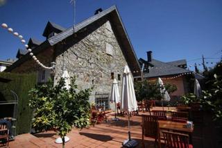 Edificio in Barrio de la Vega. Un rincón con alma en monachil complejo turístico con infinitas