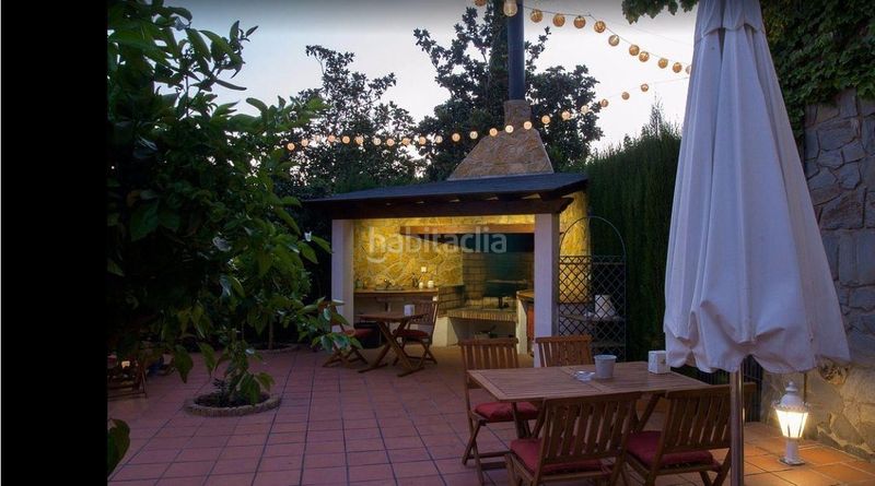 Foto d2bff435-7a71-464d-8c65-fe4649f11743. Edificio in Barrio de la Vega Monachil
