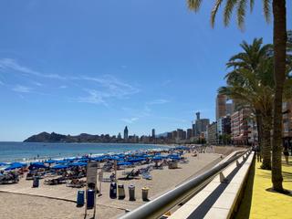 Apartament a Centro Urbano. Apartamento de 2 dormitorios y 2 baños totalmente reformado en e