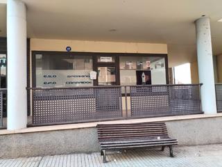 Lloguer Local Comercial a Ensanche - Fuenfresca. Visibilidad, ubicación y espacio todo en un solo local de 104 m2