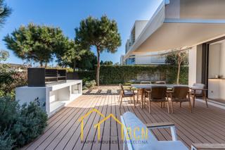Casa aparellada  Carrer calafell. Moderna vivienda de lujo a solo 80 metros de la playa  gavà mar