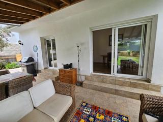 Chalet in Les Tres Cales. Casa con piscina y licencia turística en venta en les tres cales