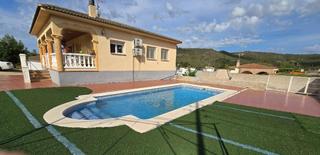 Xalet a Calle alexander fleming 5. Chalet independiente con piscina en vespella de gaià