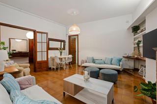 Casa aparellada  Carrer de l'arc. En palafrugell vivienda con licencia turística  local comercial