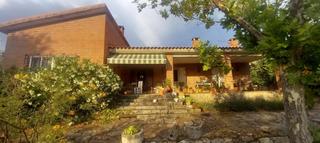 Xalet a Tordesillas. Magnífico chalet con jardín en el casco urbano de tordesillas