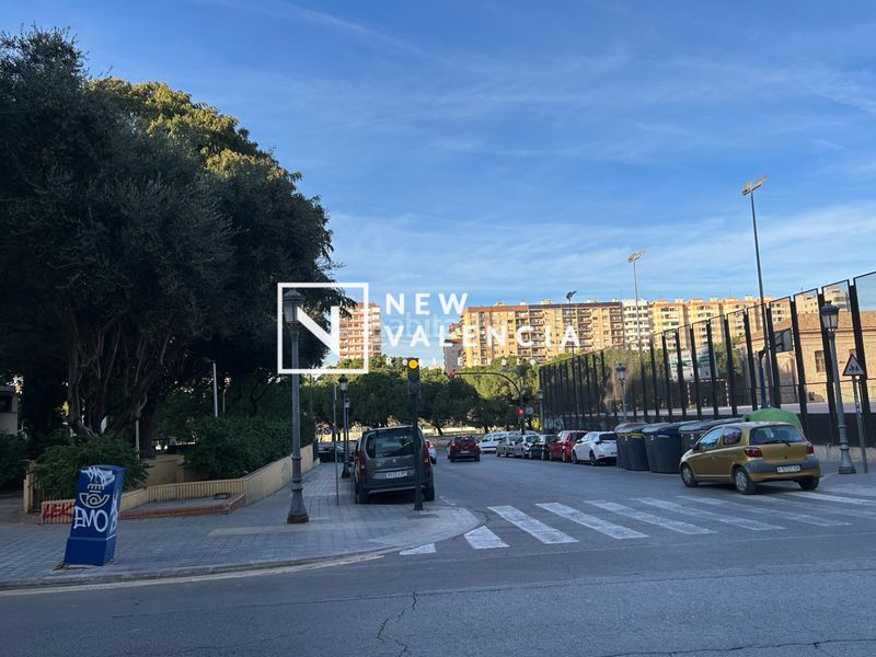Foto 0438612c-11ac-44b1-8816-471131a753a2. Local comercial a Nou Moles Valencia