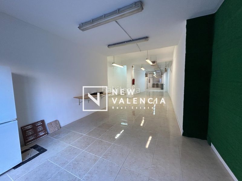 Foto 2cc91fd1-7d1b-4e1a-b5e2-6bc98696ac34. Local comercial a Nou Moles Valencia