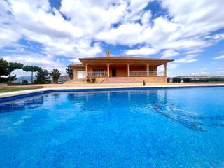 Chalet à Sierra de Carrascoy. Espectacular chalet de 450 m2  con piscina, construidos en parce