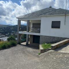 Chalet à Navalmorales (Los). Chalet independiente en venta en urbanización río cedena  316 m,