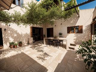 Casa  Carrer llorenç riber. Amplia casa a la venta en campanet