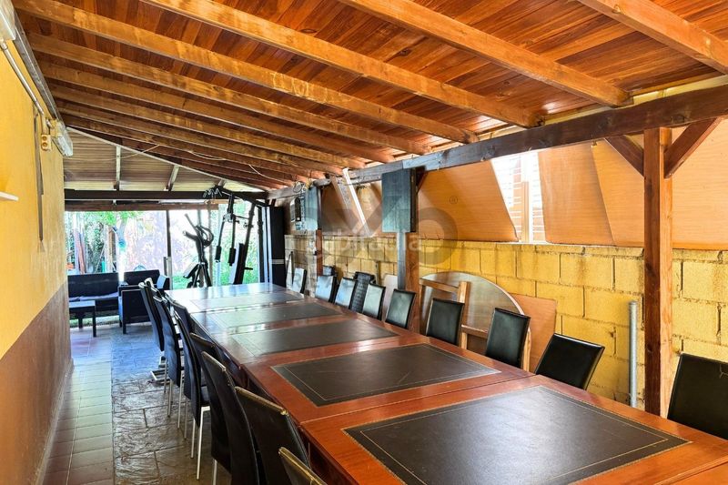 Foto 1acbcfb2-9f15-4153-bae5-b3face4f2bd9. Casa amb calefacció aparcament piscina a Riba - roja de Túria