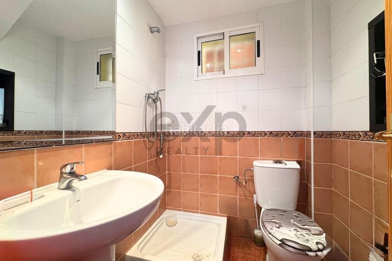 Foto 1bb4972f-209c-4956-8443-eb6f95127562. Casa amb calefacció aparcament piscina a Riba - roja de Túria