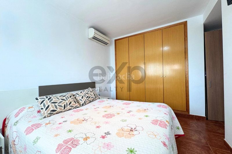 Foto 2aef878e-1275-4019-8cd0-628298e080c2. Casa amb calefacció aparcament piscina a Riba - roja de Túria