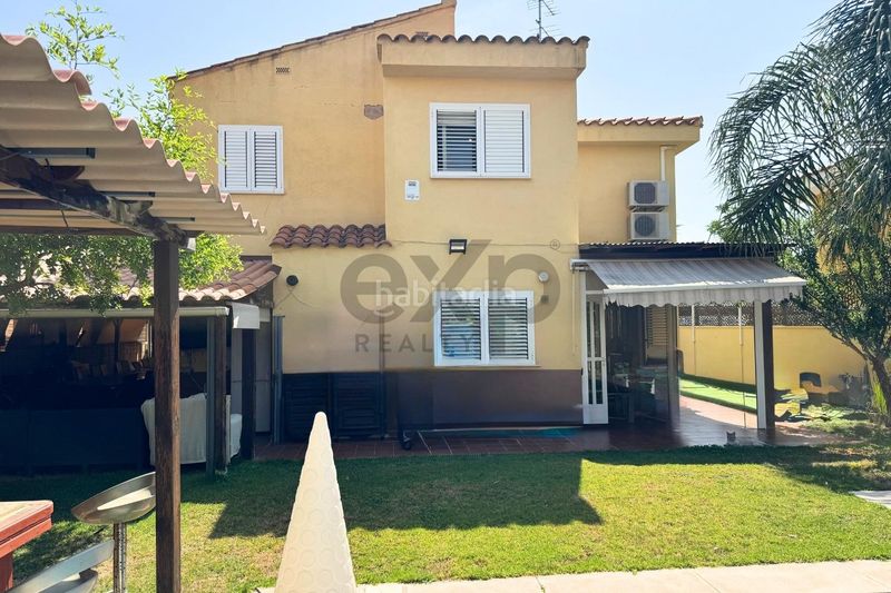 Foto 600d0582-c911-485d-af93-ae75f148e845. Casa amb calefacció aparcament piscina a Riba - roja de Túria