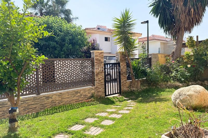 Foto 8d8241bc-9f7e-40fd-b626-73c847d7149d. Casa amb calefacció aparcament piscina a Riba - roja de Túria