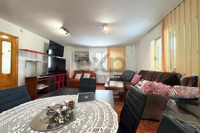 Foto b5f4eb3e-dcd2-491a-b910-d4f3177327b7. Casa amb calefacció aparcament piscina a Riba - roja de Túria