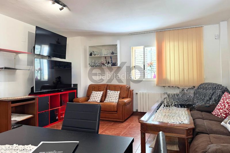 Foto fd8e97d8-5db1-4cb8-b70d-89d39aac9935. Casa amb calefacció aparcament piscina a Riba - roja de Túria