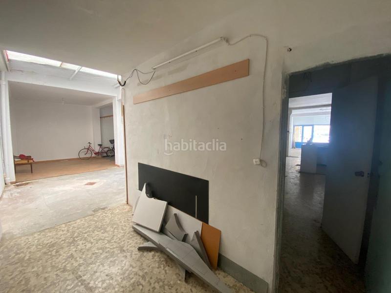 Foto 41b37f26-0be0-49b5-a4b5-cf0c7b37766d. Local comercial estupendo local en calle comercial en Huelva