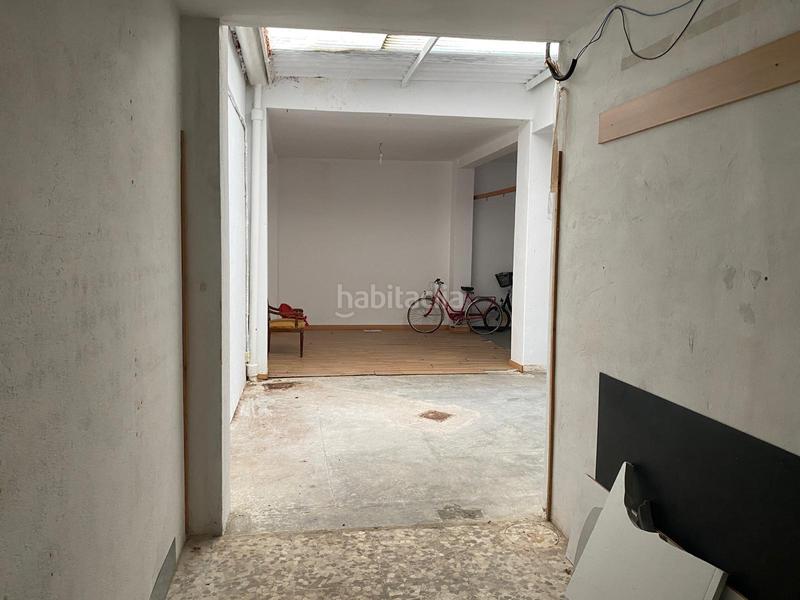 Foto 883ee2b8-a797-4d50-84ec-bf5e9d08904e. Local comercial estupendo local en calle comercial en Huelva