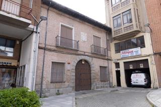 Casa a Calle bravo 11. Palacete del s.xvi en venta