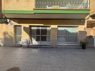 Local commercial à Calle de pintor josé maría galván 20. Local comercial junto a la playa del c.a.r