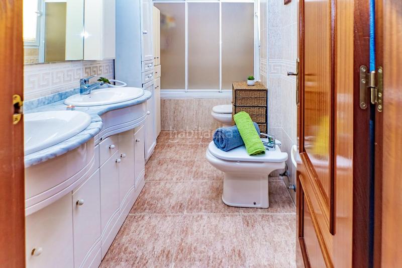 Foto 122b3522-3583-462b-a3b1-ee993ee73df0. Maison avec parking dans El Puerto - La Romanilla Roquetas de Mar