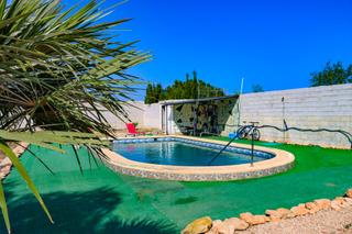 Casa a Zona Carrefour - Urbanizaciones. Chalet independiente con piscina, gimnasio y zona de barbacoa en