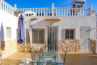 Maison  Calle calle del capitán cortés, 17. Casa de pueblo reformada con piscina y gran potencial en los mon