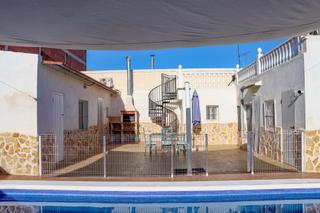 Maison  Calle calle del capitán cortés, 17. Casa de pueblo reformada con piscina y gran potencial en los mon