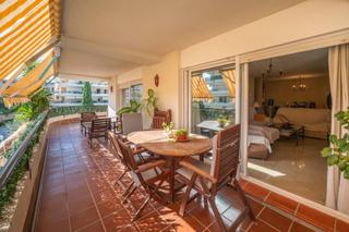 Apartamento en Guadalmina Alta. Apartamento en guadalmina alta de 3 habitaciones, 3 baños y ampl