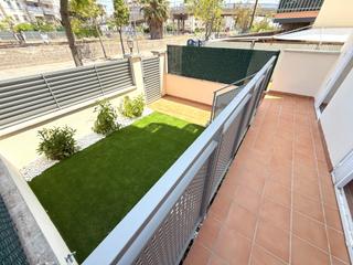 Pis  Avenida de vilanova i la geltrú. Planta baja a estrenar con jardín y terrazas  3 línea de mar can