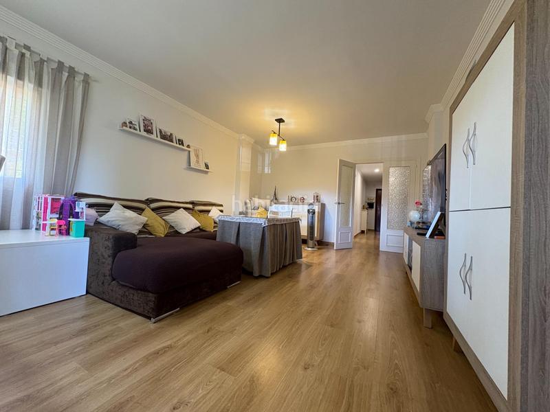 Foto 3cb15d7f-41c4-45fc-bb0c-68f8eec23851. Piso en calle Nueva Atalaya 3 propiedad en venta en Estepona