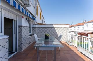 Casa adossada a Navarcles. Casa unifamiliar de 5 dormitorios, terraza y garaje en navarcles