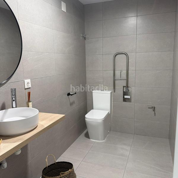 Foto 10946cce-7051-4b17-8814-336a810073b0. Lloguer local comercial a Joan Prim Granollers