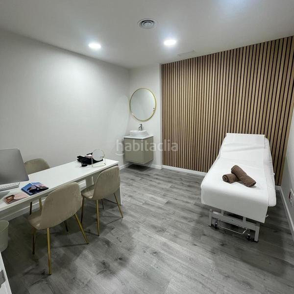 Foto 8d439424-4c75-44da-afe3-af02ddb894ba. Lloguer local comercial a Joan Prim Granollers