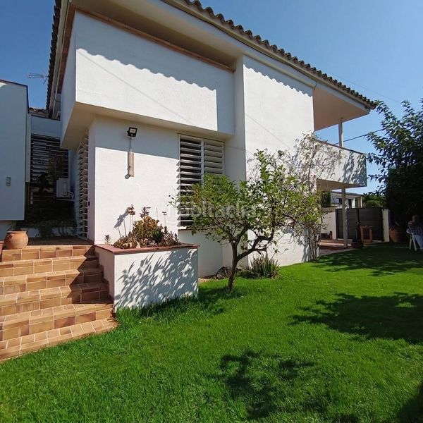 Foto 29399917-fc7f-46ca-9366-6e57e3d66487. Casa amb calefacció aparcament piscina a Riells Escala (L´)
