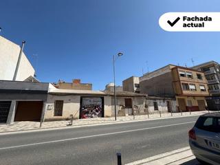 Casa adossada  Avenida del país valenciano. Oportunidad de inversión en el corazón de albatera  avenida país