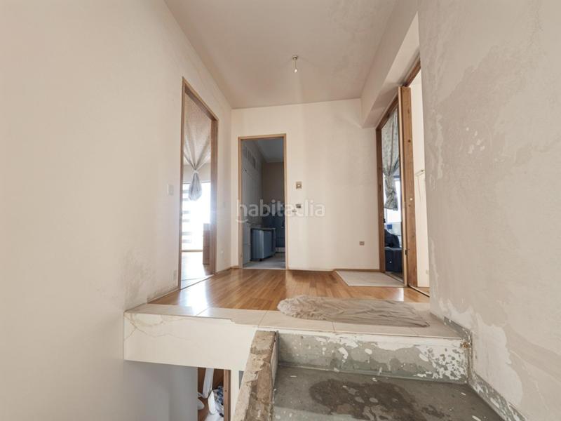 Foto f7a5291c-db46-4b2e-abbe-2706a9aaac36. Casa  con gran potencial en zona tranquila terraza, azotea y garaje en Ejido (El)